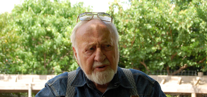 Bruce Charles „Bill“ Mollison (* 4. Mai 1928 in Tasmanien, Australien; † 24. September 2016 in Sisters Beach, Tasmanien).