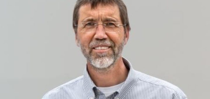 Rolf Novy-Huy, Geschäftsführer der gemeinnützigen Stiftung trias