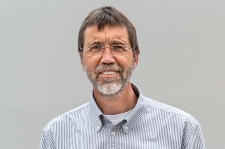 Rolf Novy-Huy, Geschäftsführer der gemeinnützigen Stiftung trias