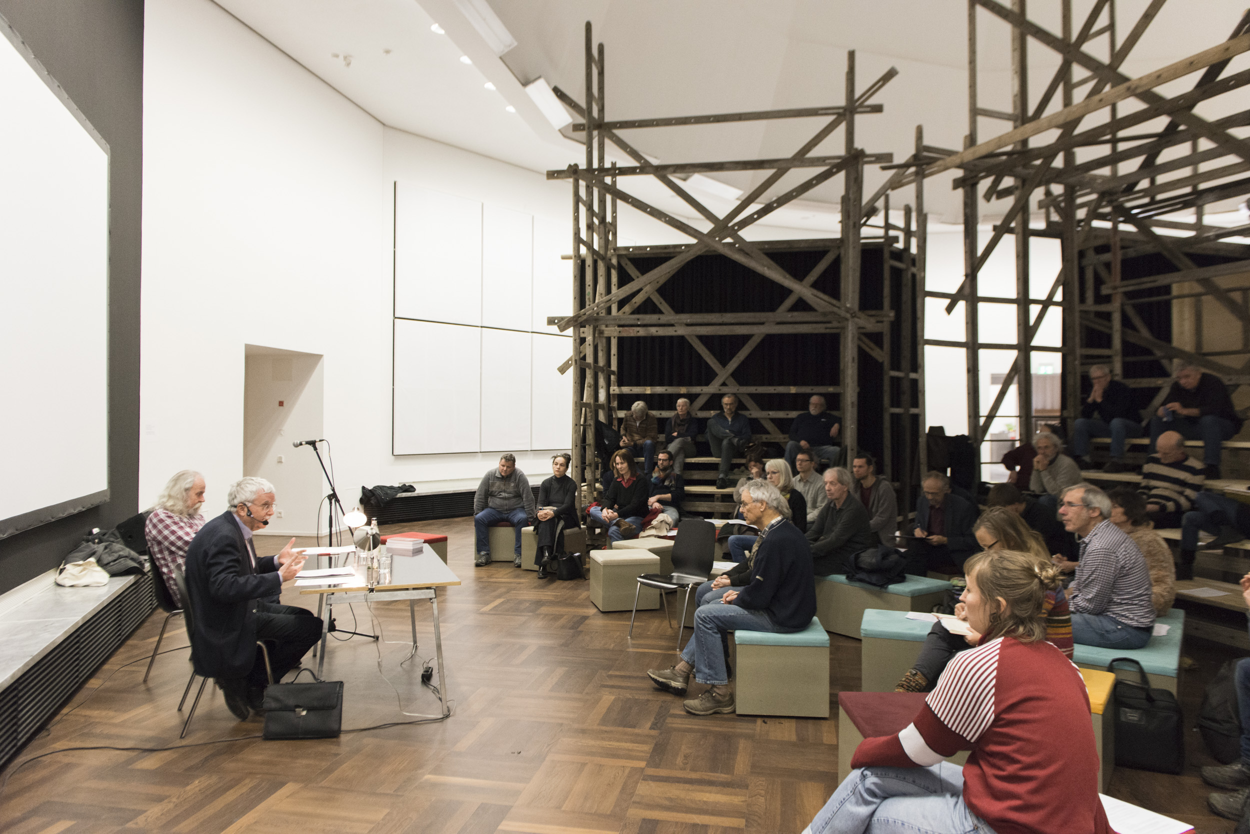 Arena im Kuppelsaal des Kunstgebäudes.