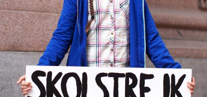 Greta Thunberg vor dem Schwedischen Parlamentsgebäude in Stockholm im August 2018
