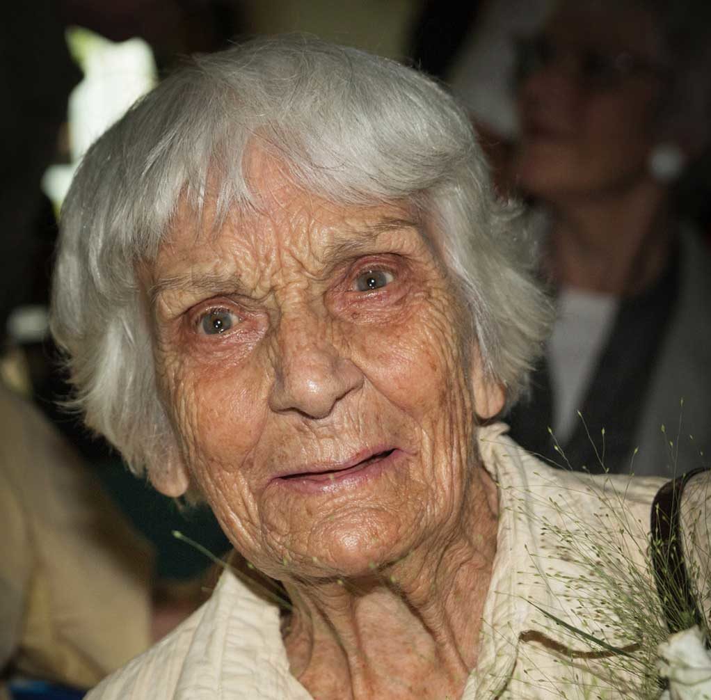 Elena Schmauß