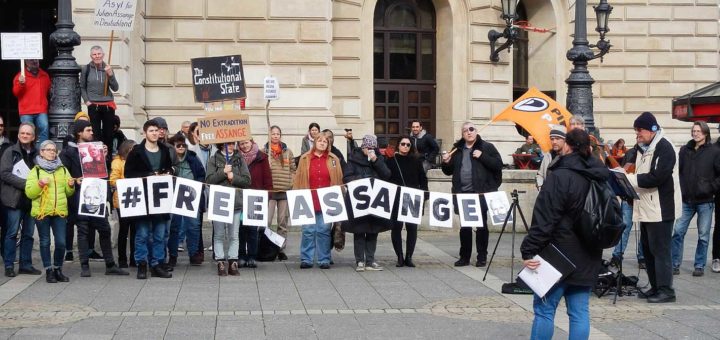 Free Assange