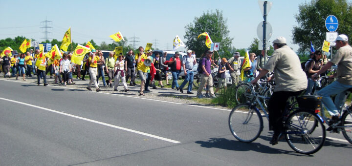 Demonstrationszug nach Biblis 25. 4. 2011