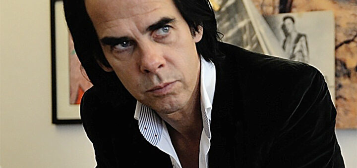Nick Cave, Jahrgang 1957, ist ein australischer Musiker, Texter, Dichter, Schriftsteller, Schauspieler und Drehbuchautor